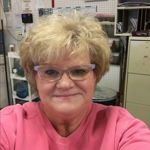 Meet your Posher, Debbie